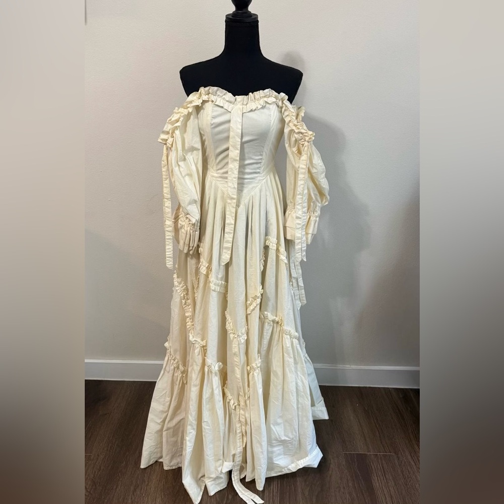 Vintage Laura Ashley off the shoulder Dress. Wedding dress Style. Maxi Dress 8